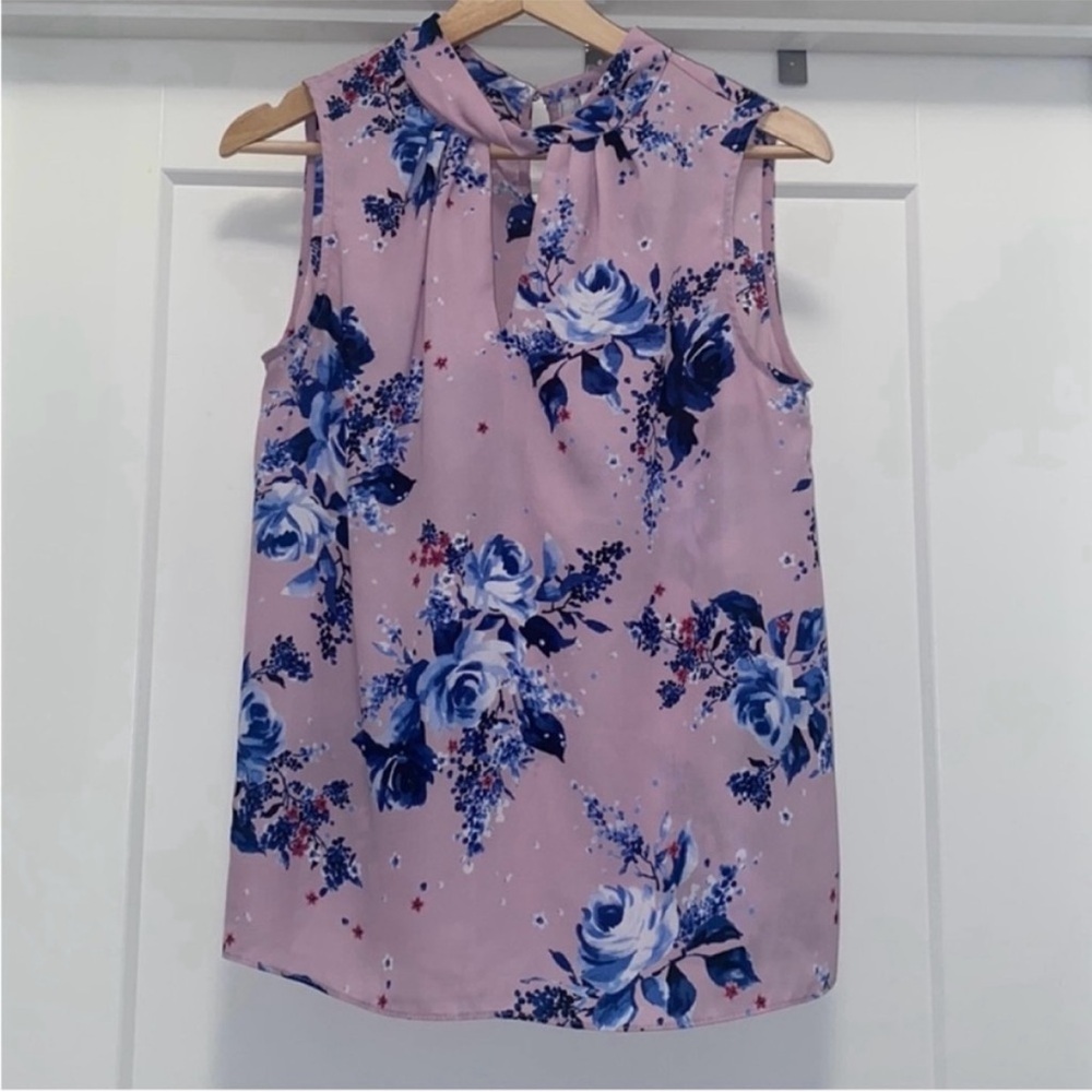 💜 ELLE Purple, Pink, Blue, and White Sleeveless Top -
Size XS